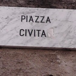 Piazza Civita Targa